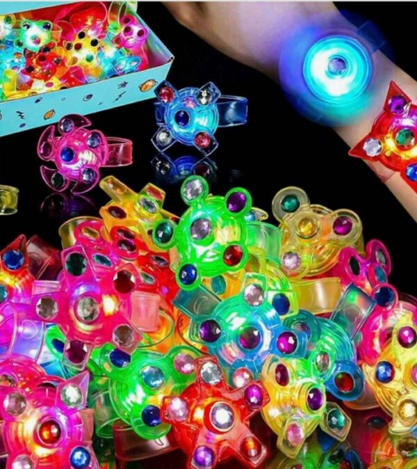 Spinneri ja LED tulega käevõru 1 tk juhuslik värv ja mudel