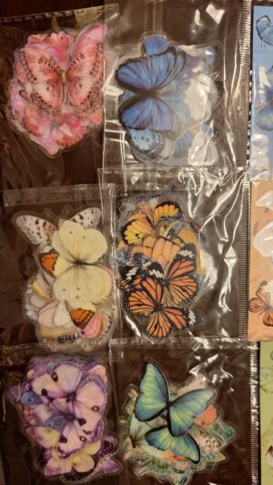 Kleebised liblikad 6 pakki igas ca 40 liblikat 3-4 cm