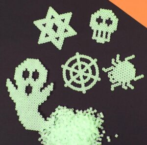 Triigitavad pärlid (väike) pimedas helendavad 1000 tk pakis