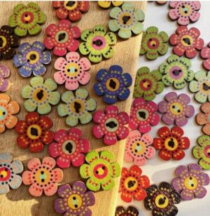 Puidust nööbid lilled 2 cm 50 tk pakis