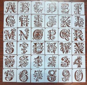 Šabloonid 36 tk tähed ja numbrid 10x10 cm